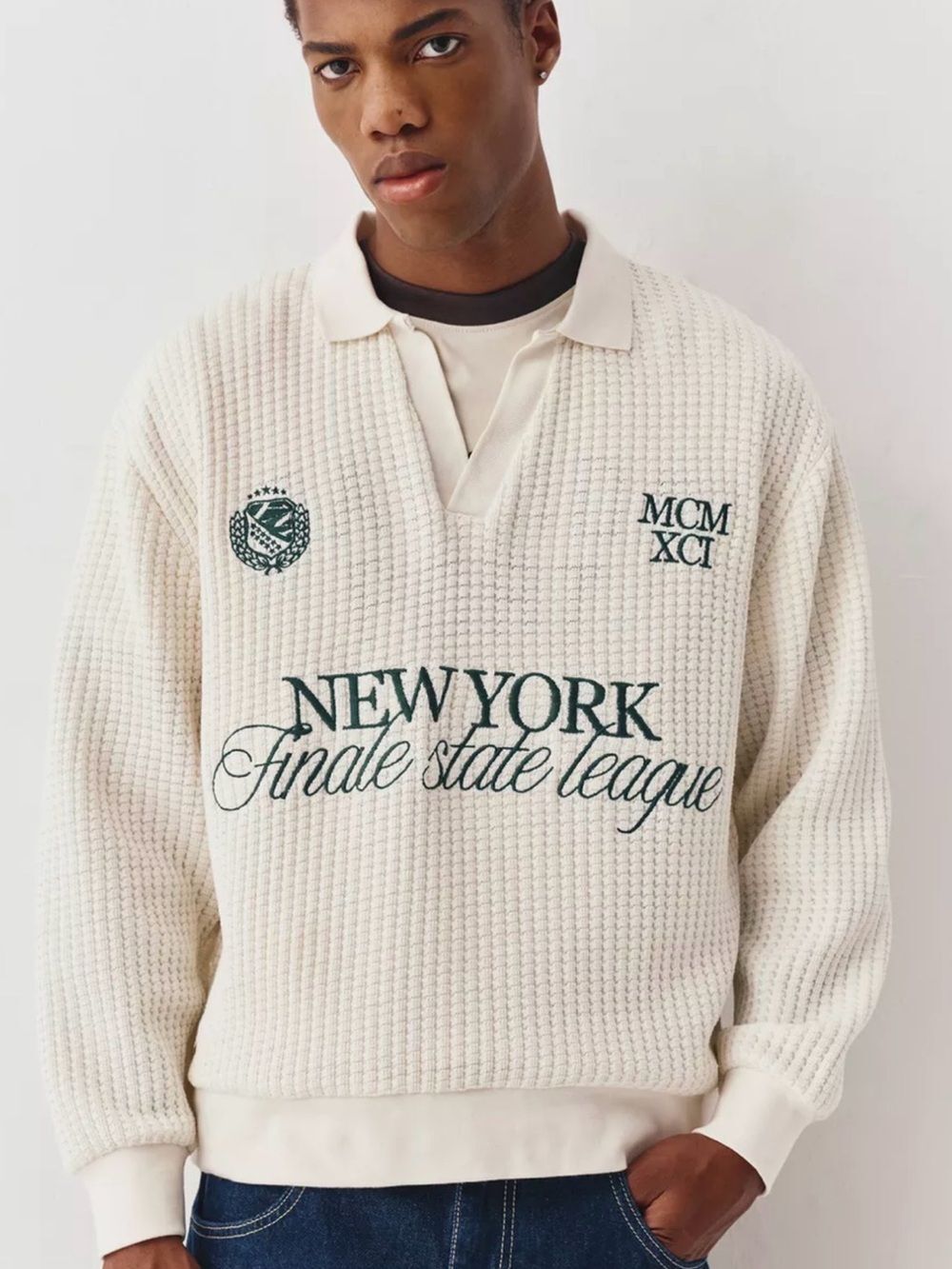 Pull&Bear Cream V-Neck Knit Men’s Sz L Sweater with Green Embroidery 100% Cotton
